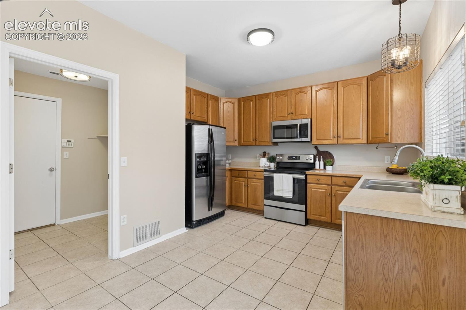 Listing photo 12 for 889 Square Dance Lane