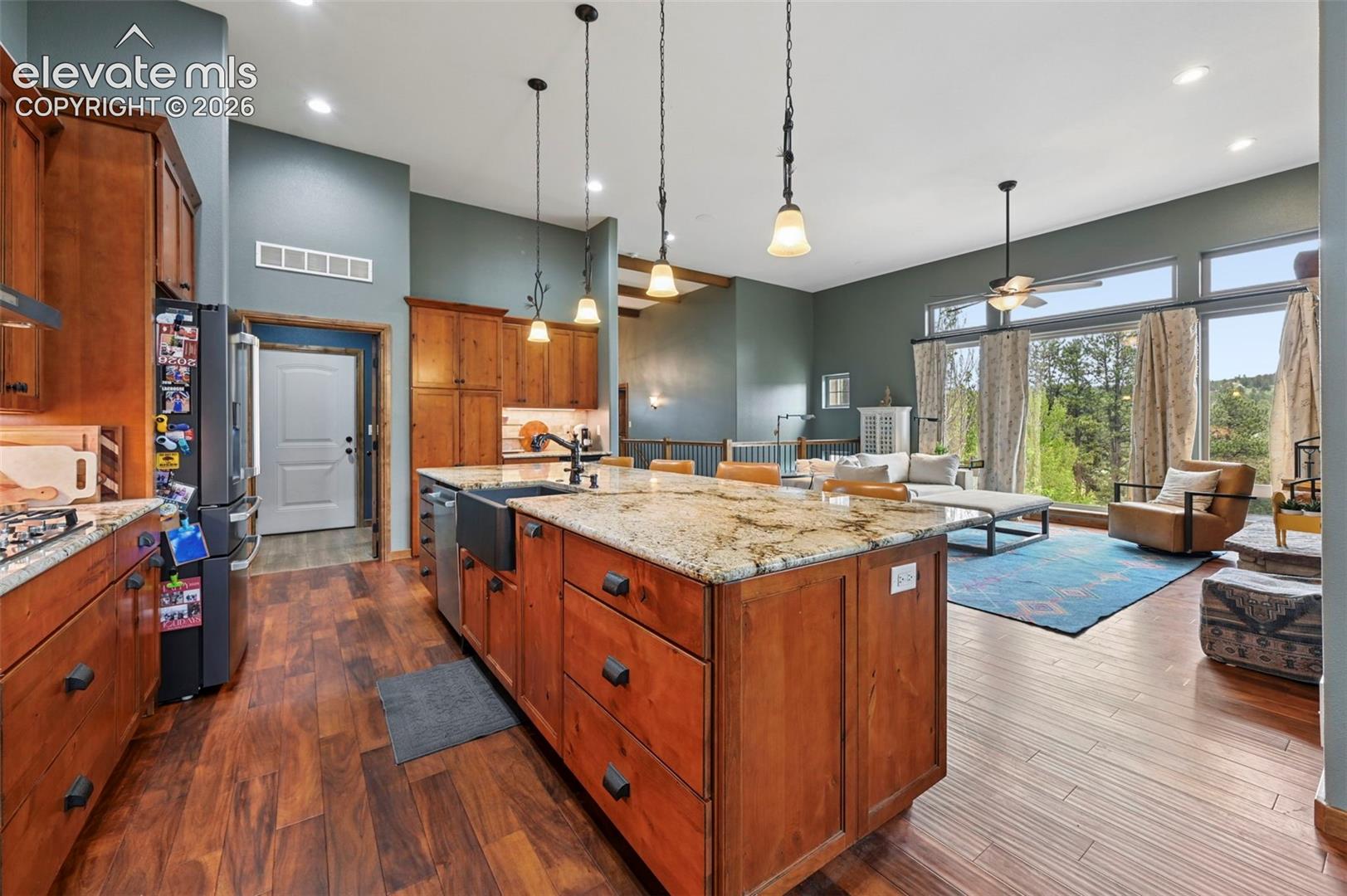 Listing photo 14 for 1350 Masters Drive