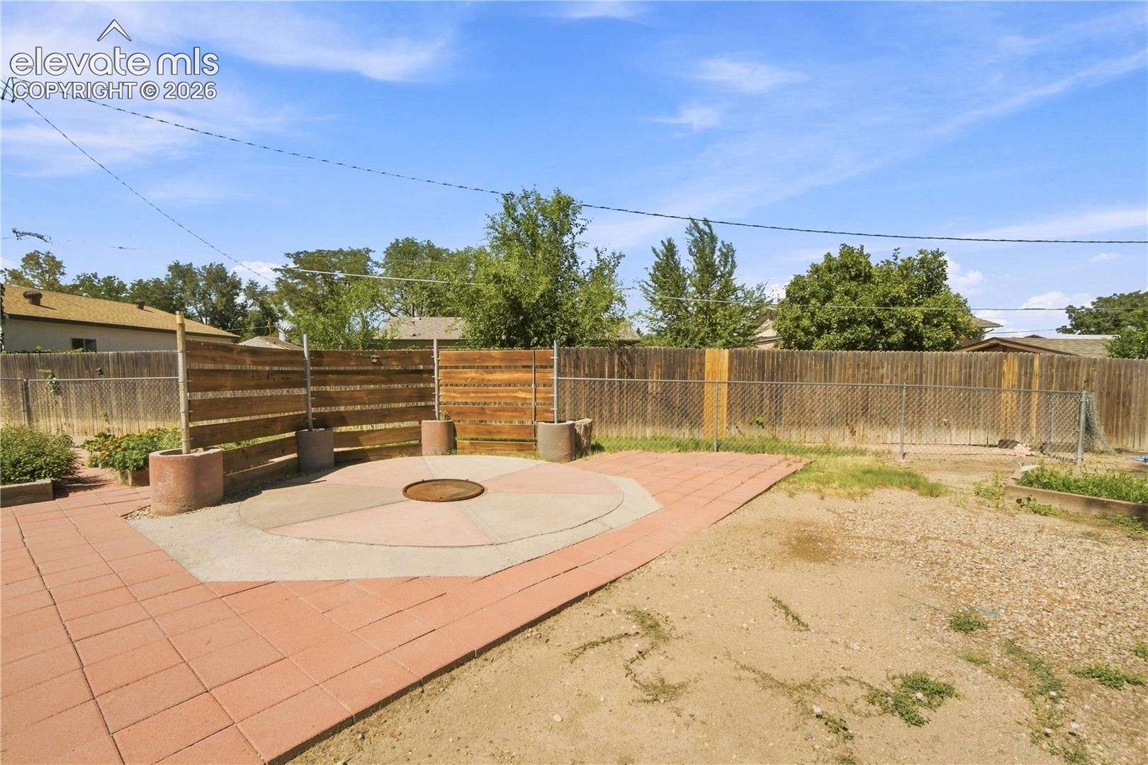Listing photo 30 for 540 Starlite Drive