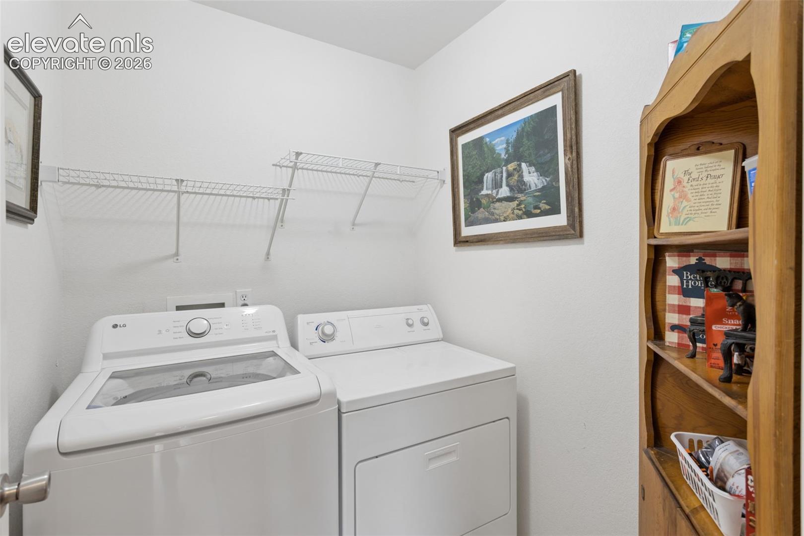 Listing photo 13 for 9351 Bethpage Road