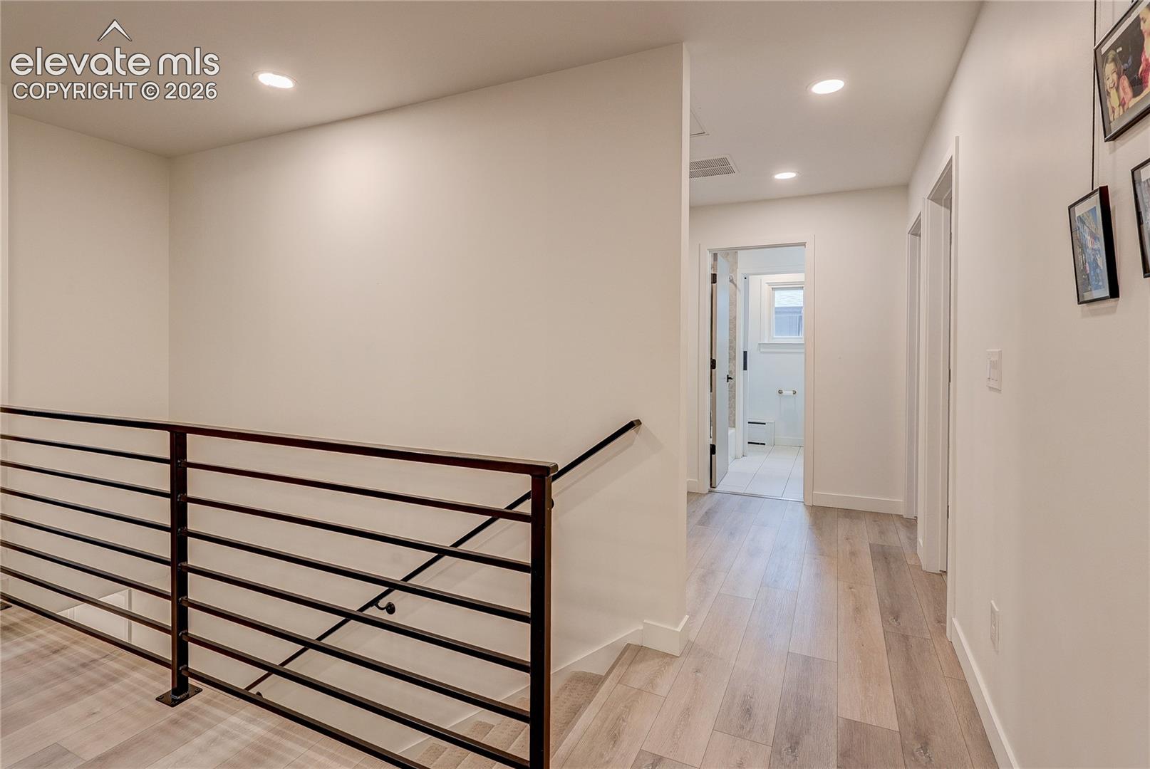 Listing photo 47 for 3981 S Hillcrest Drive