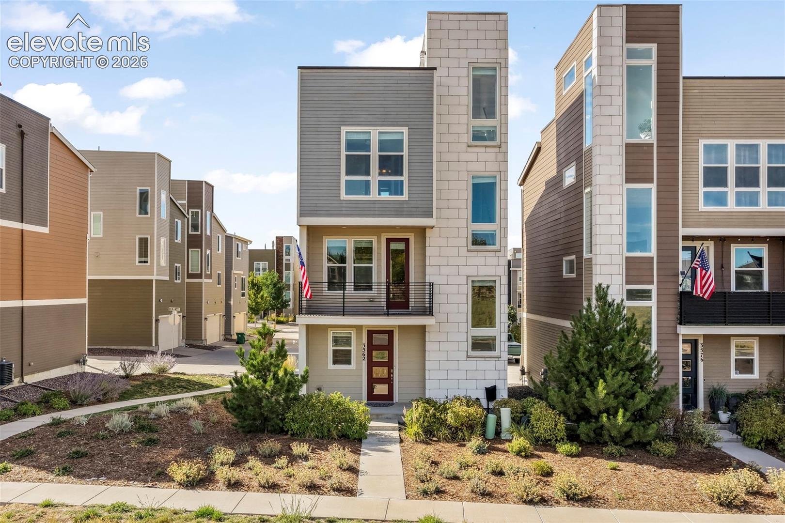 3562 Cerf Way โ listing photo