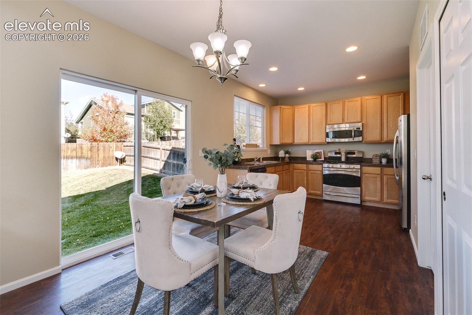 Listing photo 9 for 7752 Blue Vail Way