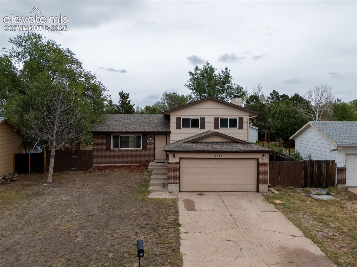 Listing photo 30 for 1945 Mineola Street