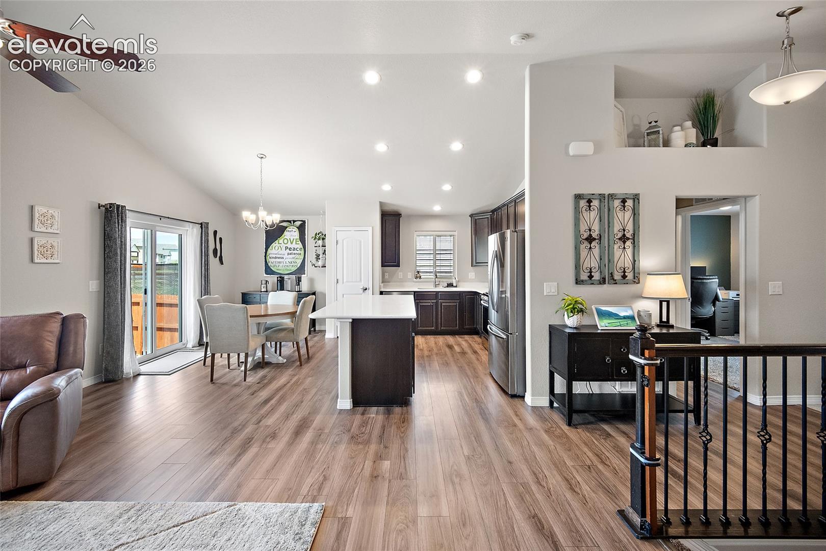Listing photo 3 for 12832 Scenic Walk Drive