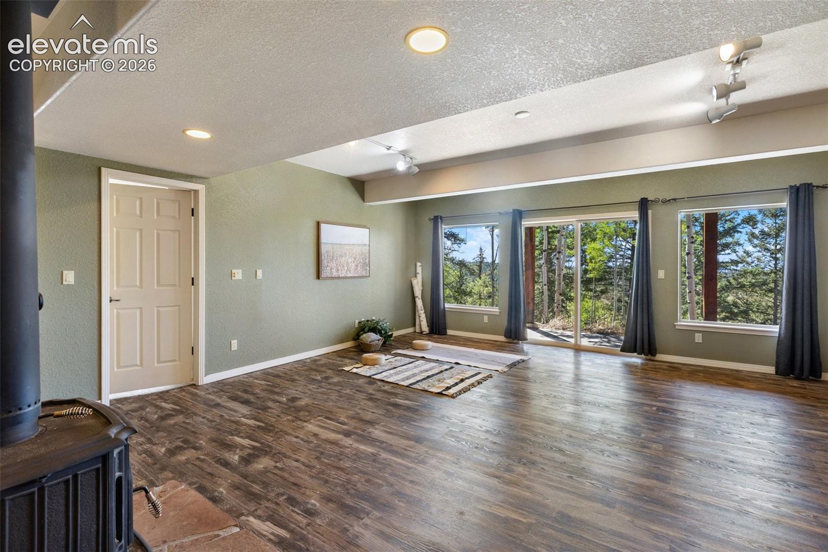 Listing photo 23 for 516 Saguache Drive