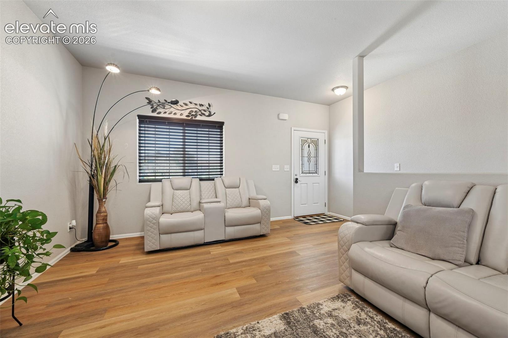 Listing photo 7 for 1114 E Laramie Avenue
