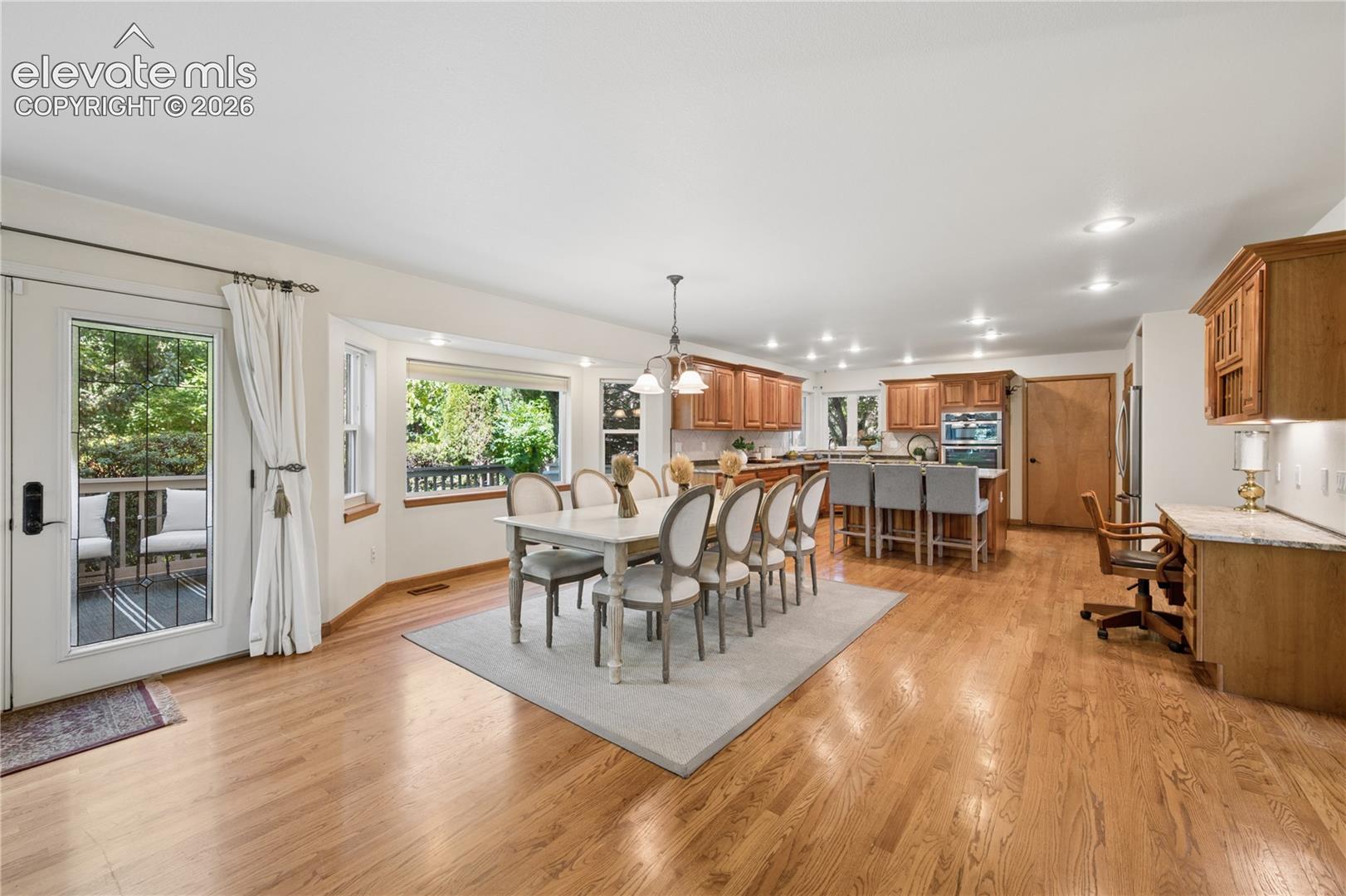 Listing photo 14 for 2285 Vanreen Drive