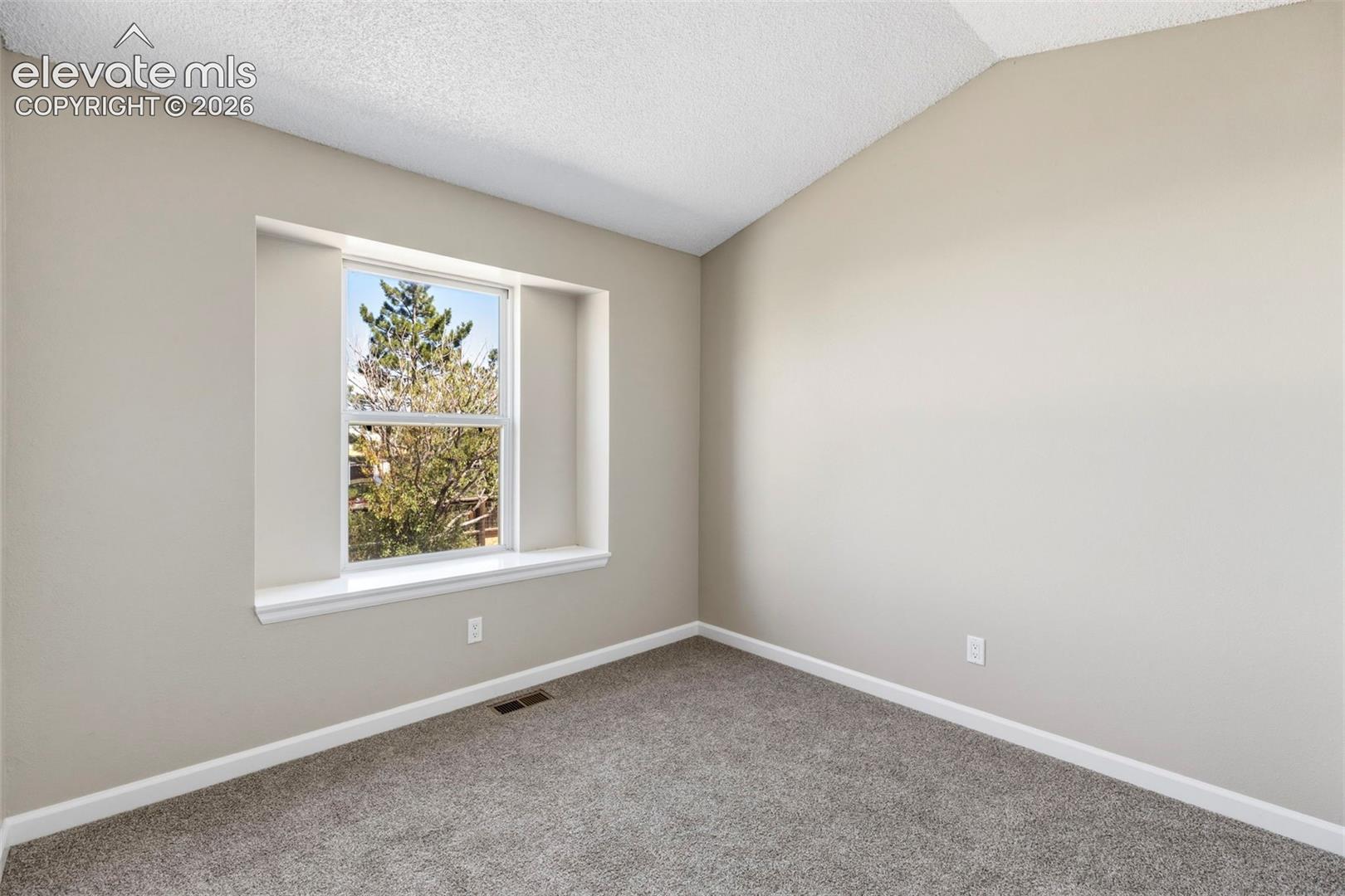Listing photo 21 for 4537 Fenton Road
