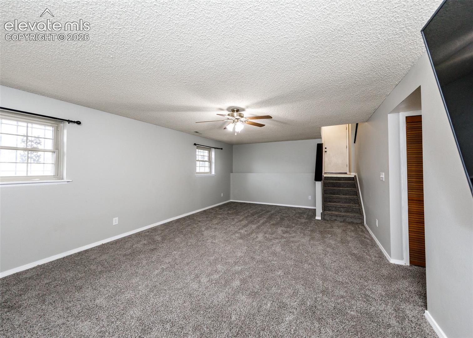Listing photo 22 for 604 Fountain Mesa Road