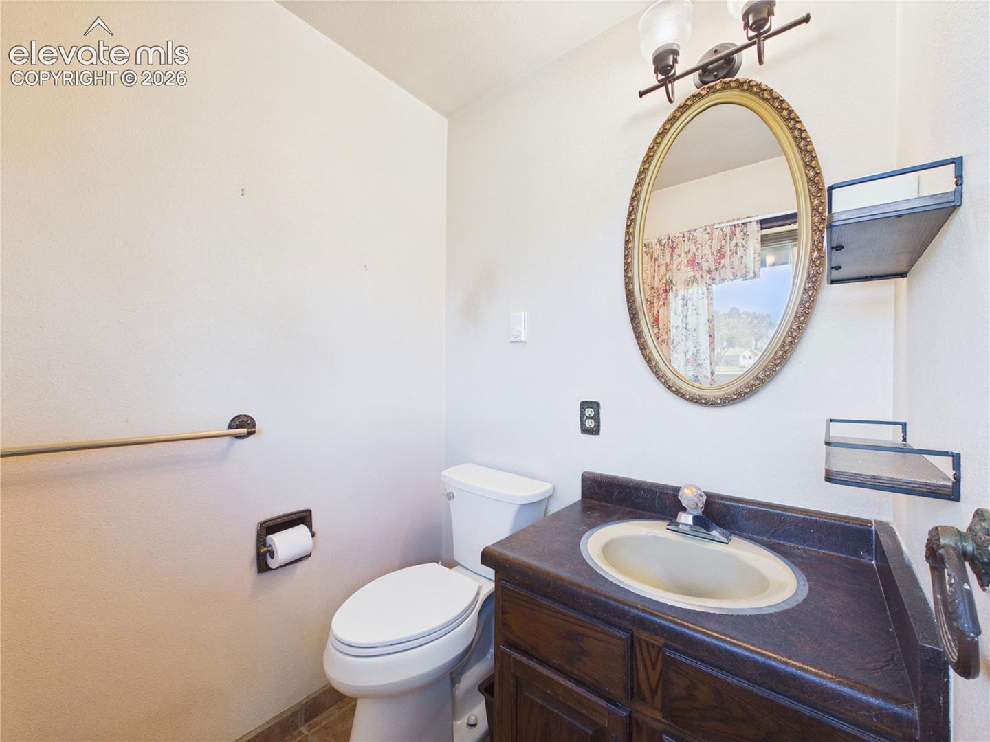 Listing photo 15 for 1980 27th Lane
