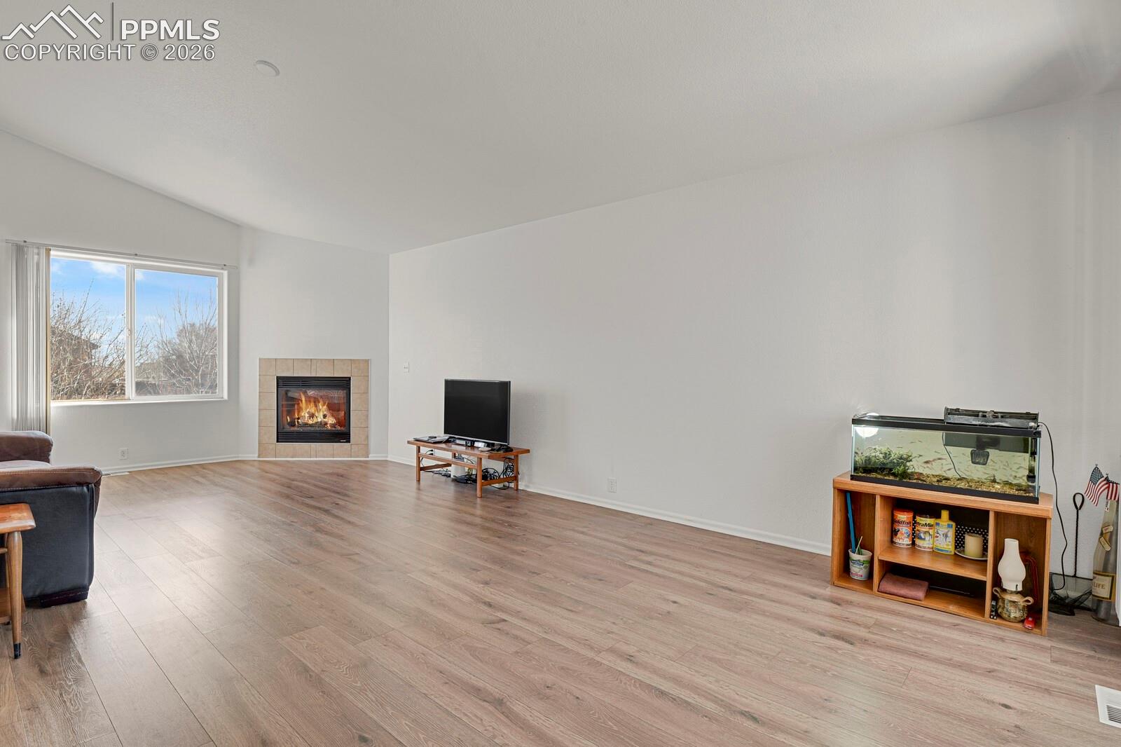 Listing photo 6 for 7203 Bentwater Drive