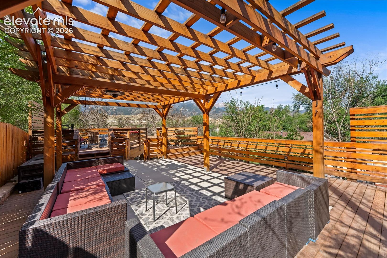 Listing photo 4 for 2706 W Pikes Peak Avenue