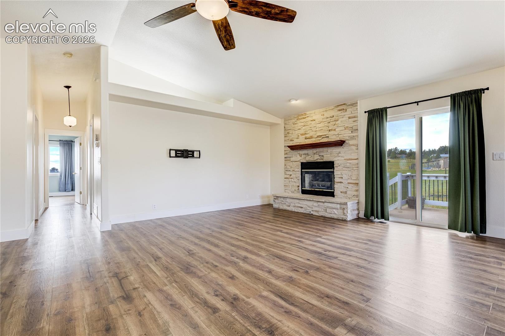 Listing photo 8 for 17650 Fremont Fort Drive