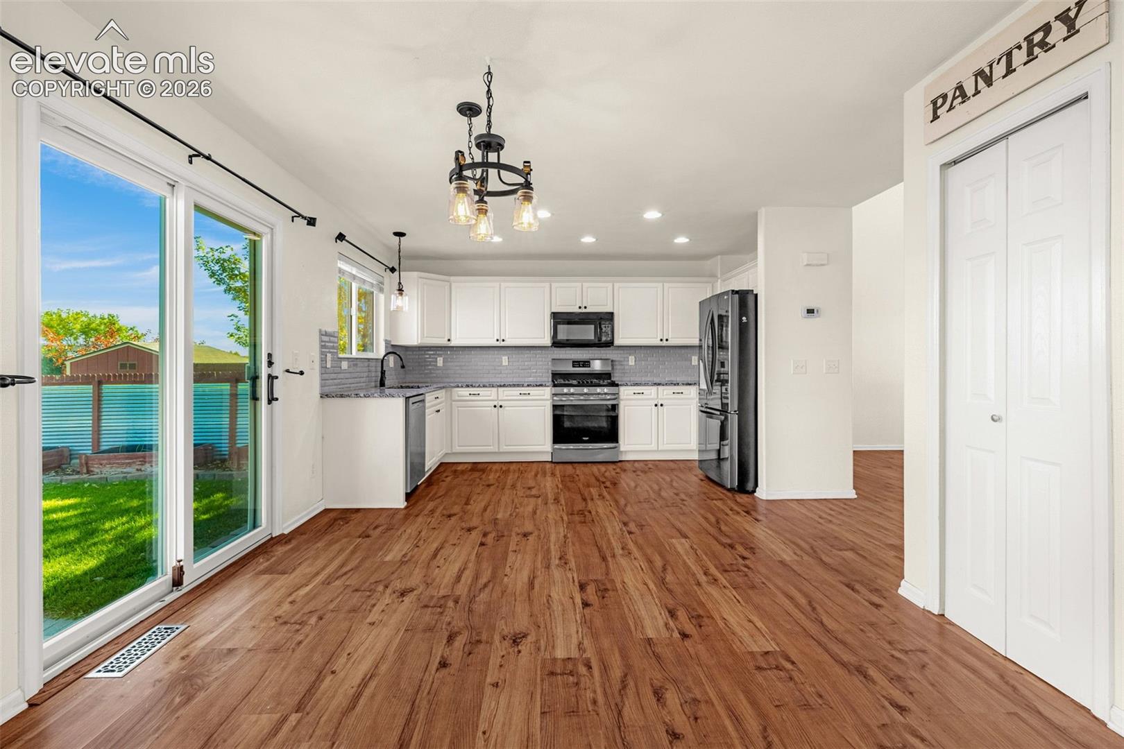 Listing photo 10 for 7619 Old Spec Road