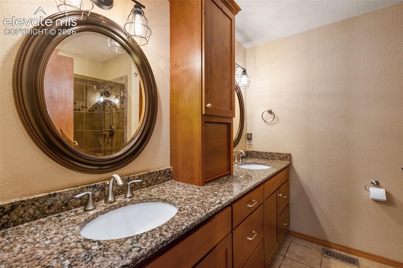 Listing photo 16 for 290 Taopi Circle