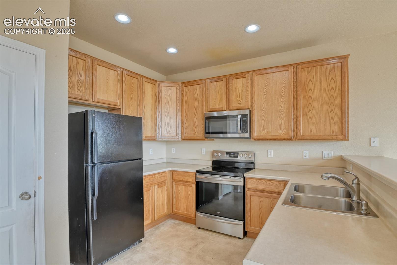 Listing photo 22 for 7985 Kettle Drum Street