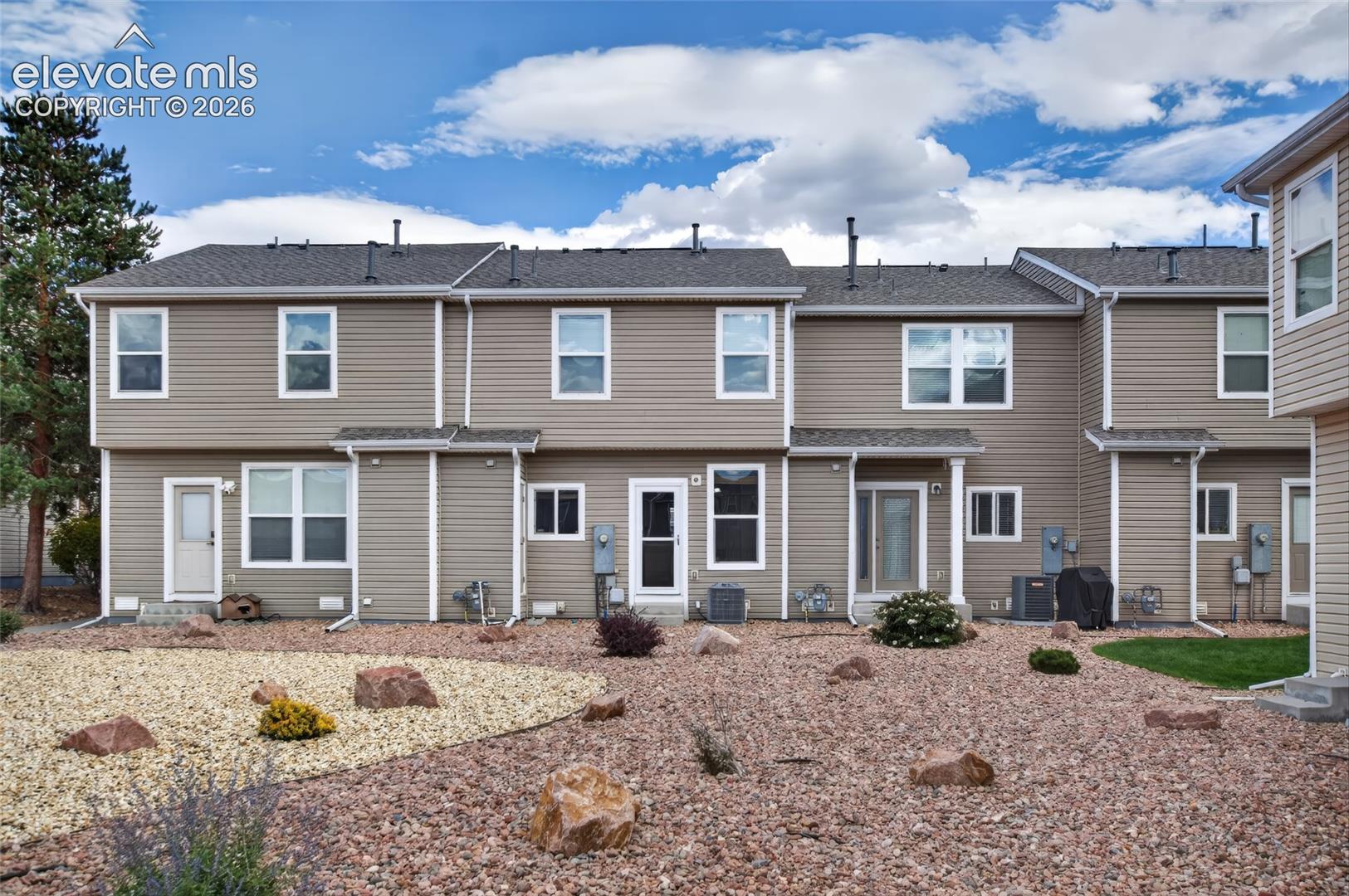 Listing photo 23 for 10576 Wells Point