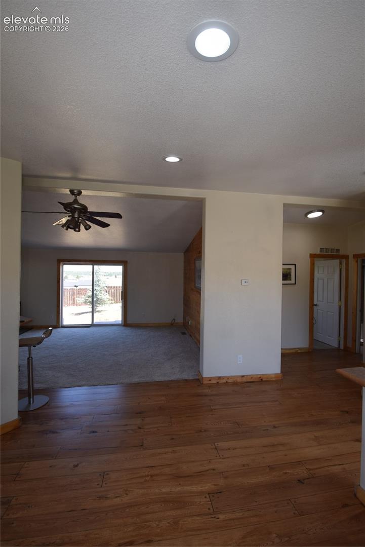 Listing photo 15 for 877 Maid Marian Drive
