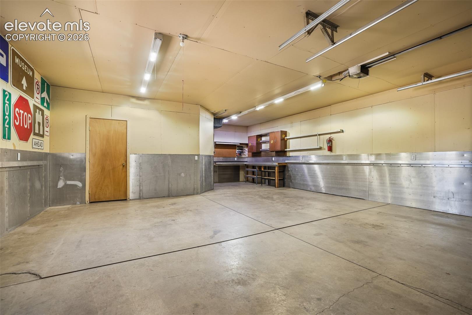 Listing photo 32 for 2021 Zinno Boulevard