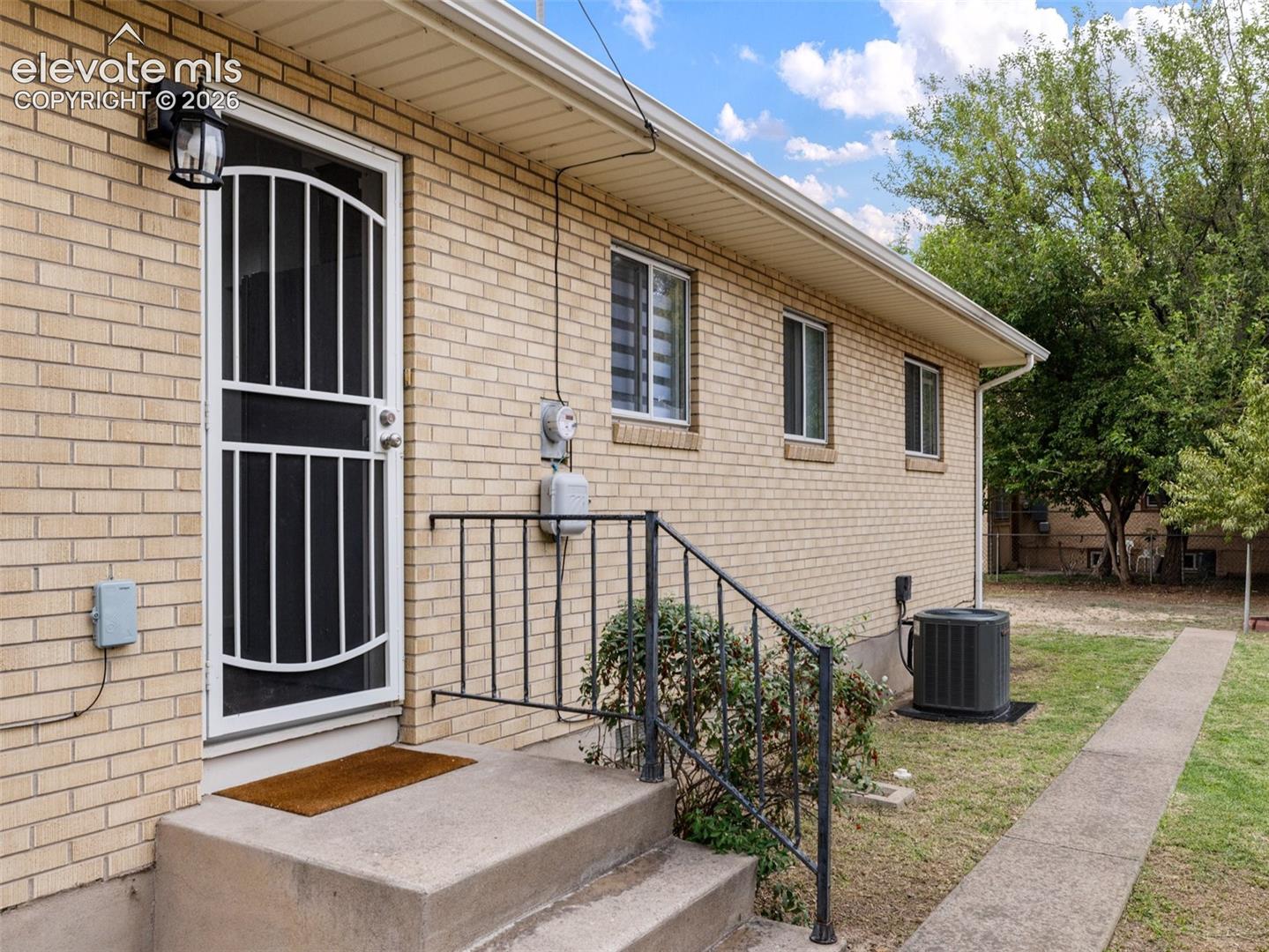 Listing photo 27 for 321 W Adams Avenue