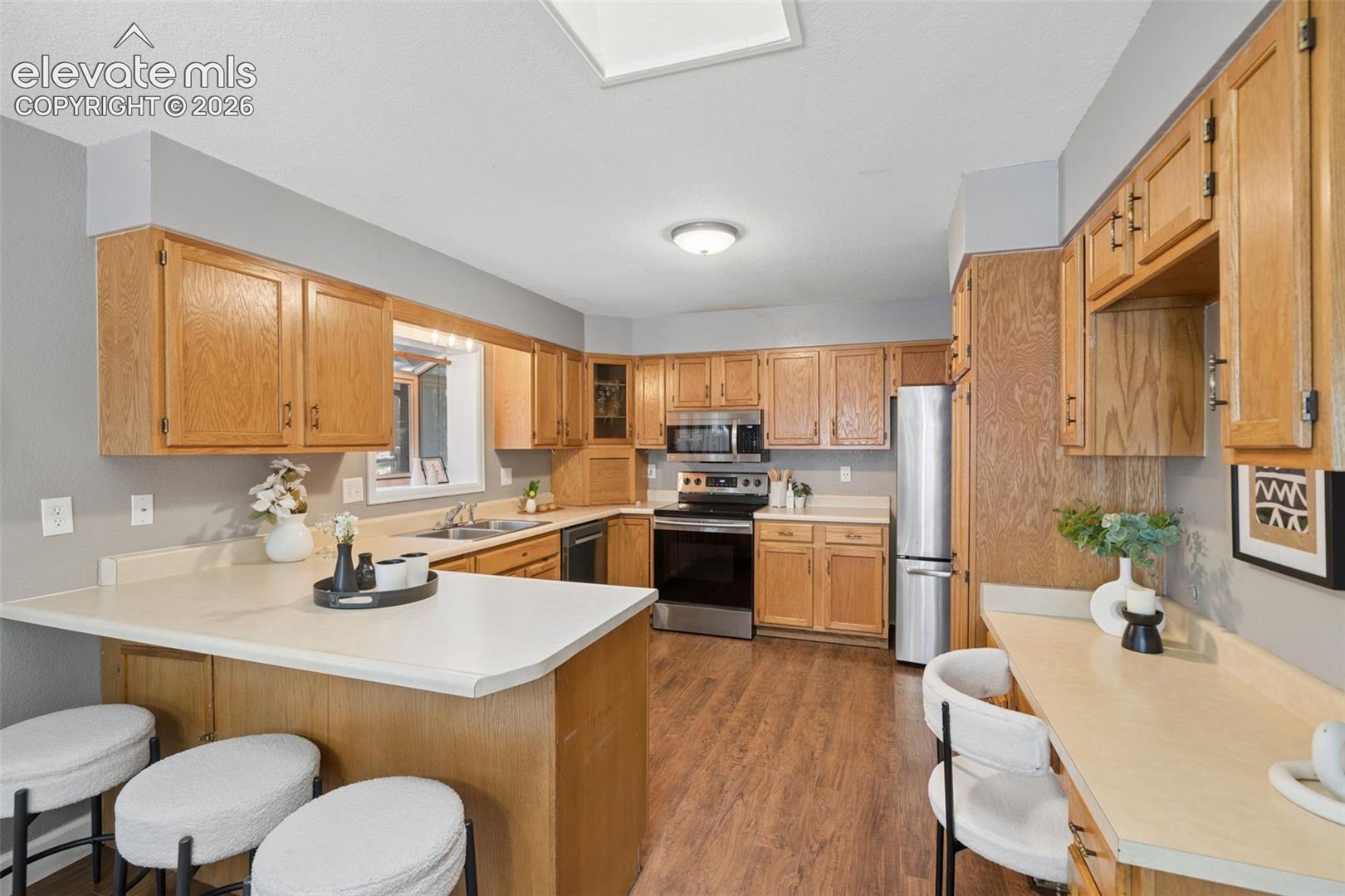 Listing photo 3 for 17950 New London Road