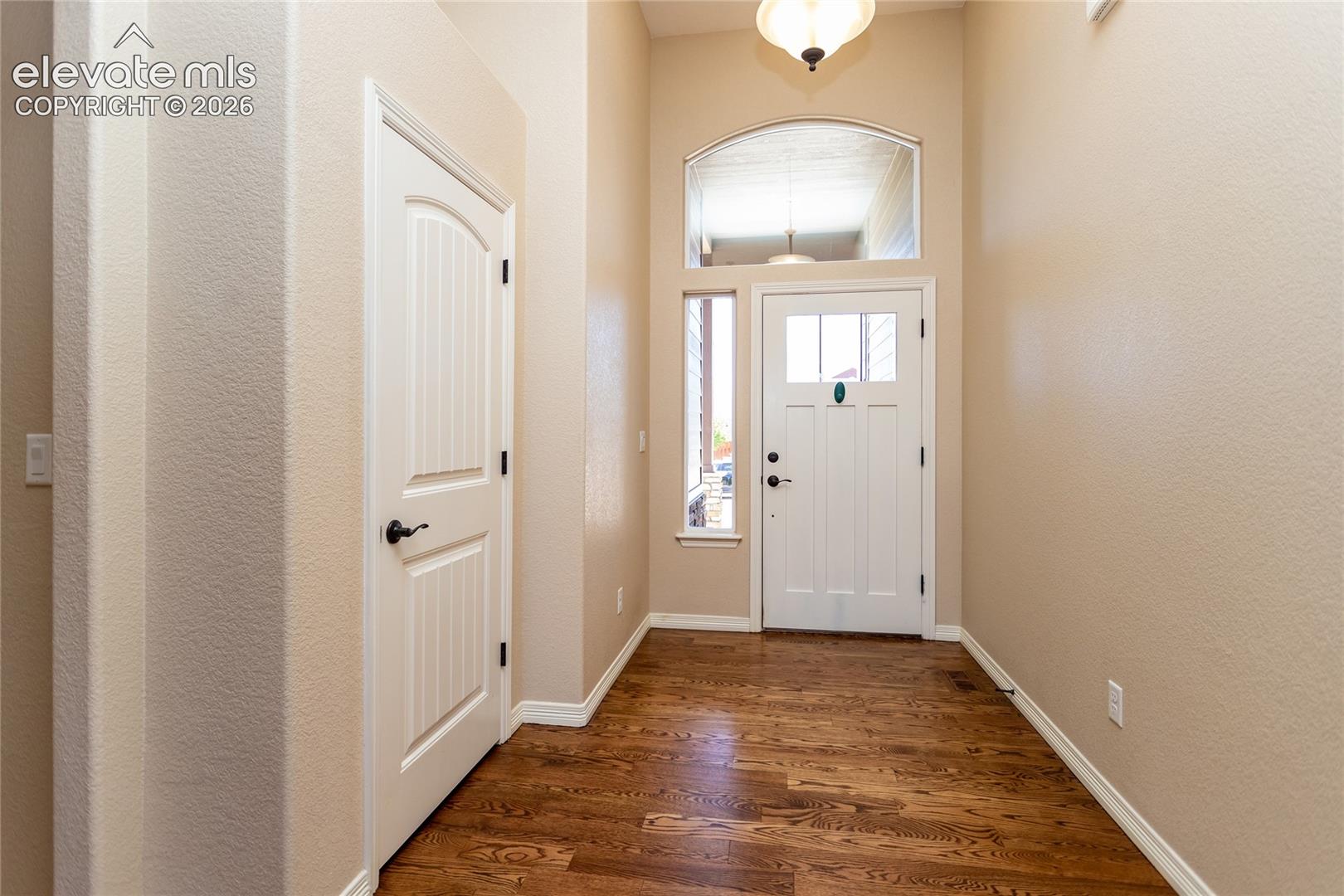 Listing photo 6 for 12752 Mt Oxford Place