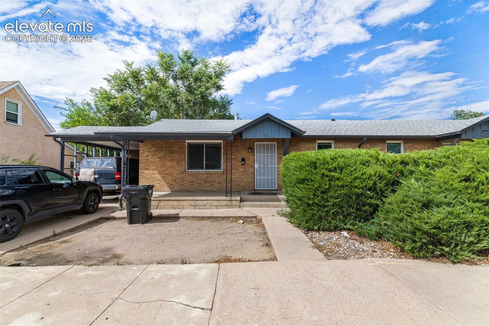 Listing photo 2 for 1017 /1019 N Elizabeth Street