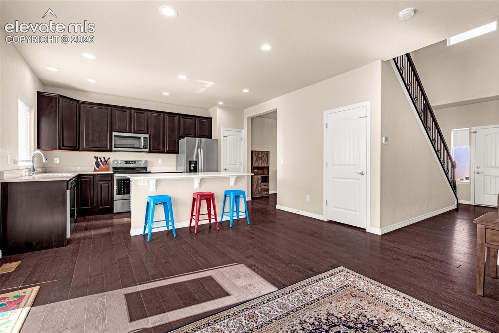 Listing photo 10 for 6607 Lamine Drive