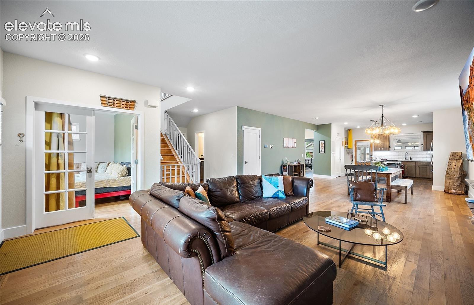Listing photo 8 for 1007 E Boulder Street