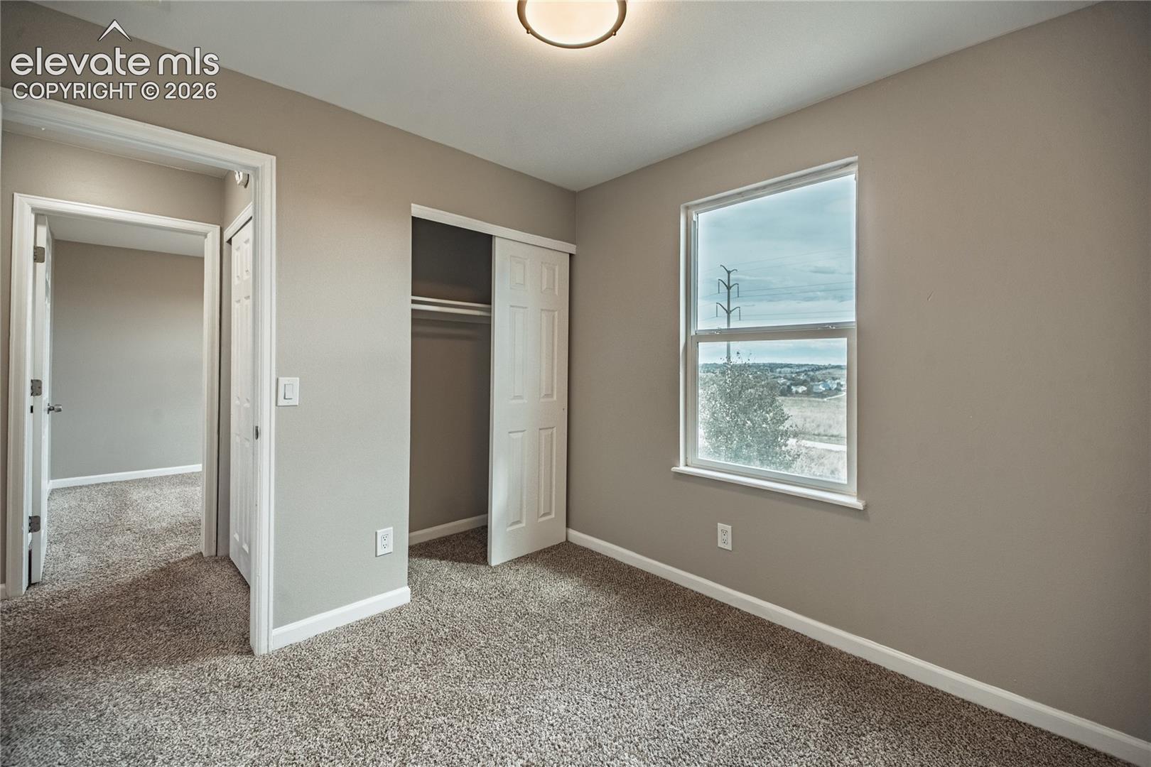 Listing photo 37 for 4325 Ramblewood Drive