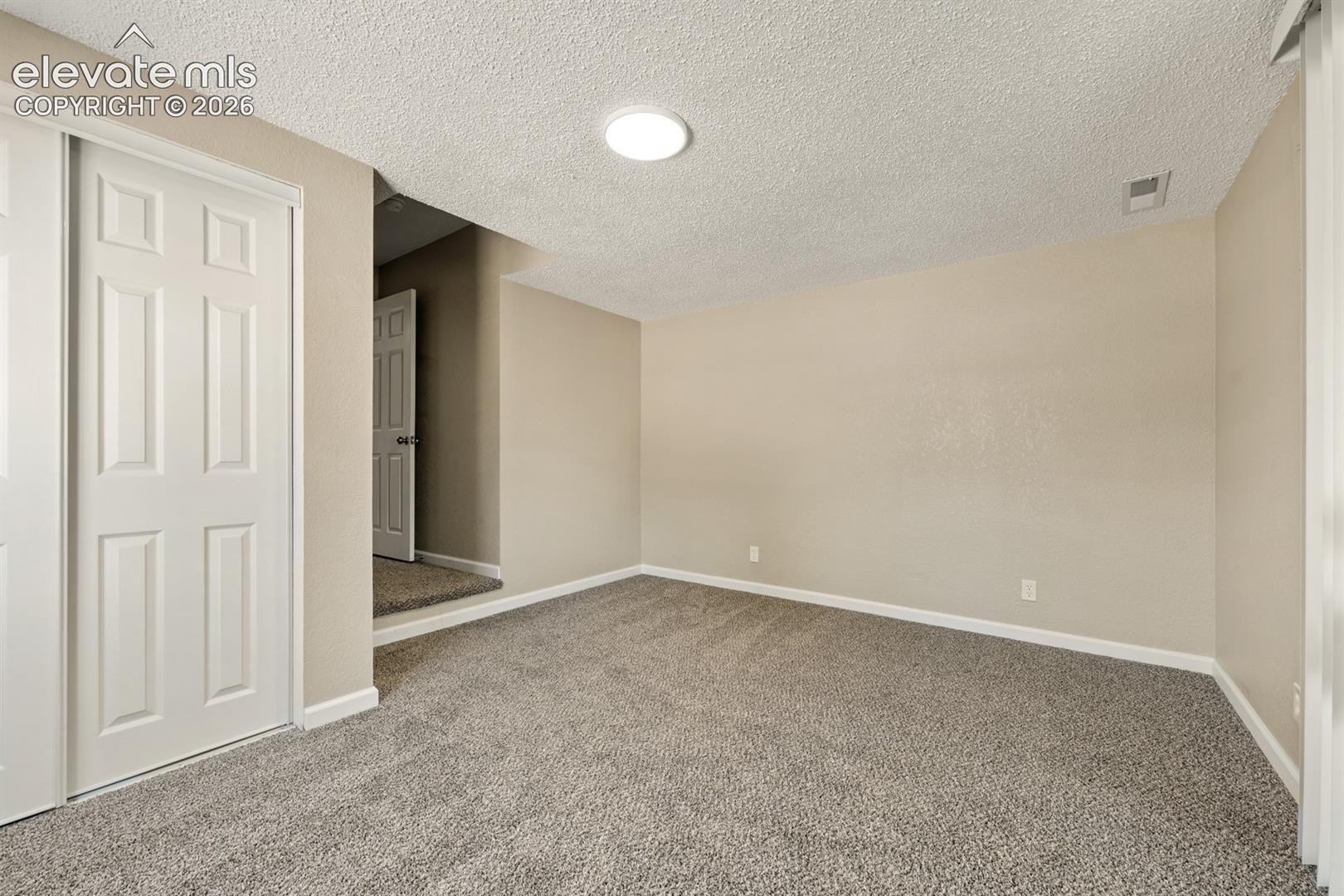 Listing photo 19 for 2102 W 29th Street