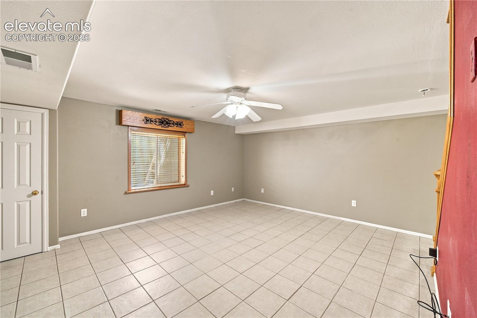 Listing photo 24 for 635 E Inca Court