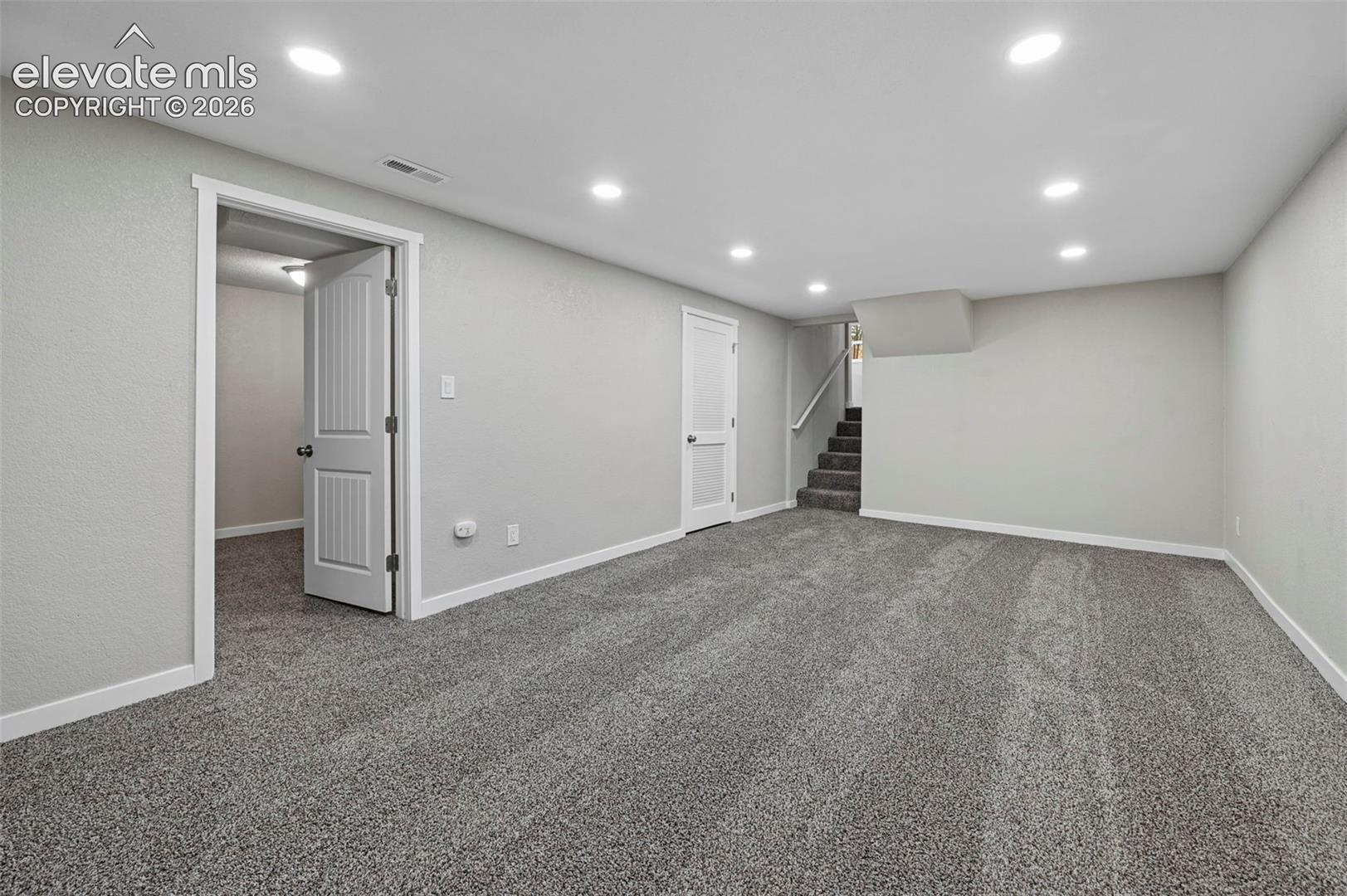 Listing photo 35 for 7313 Colonial Drive