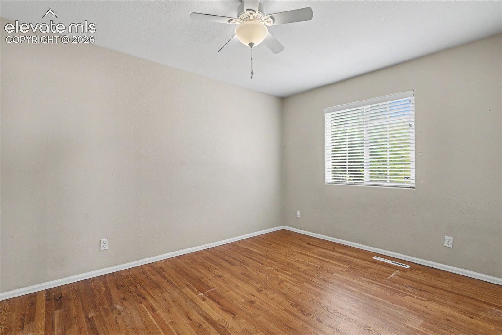 Listing photo 25 for 105 Linden Drive