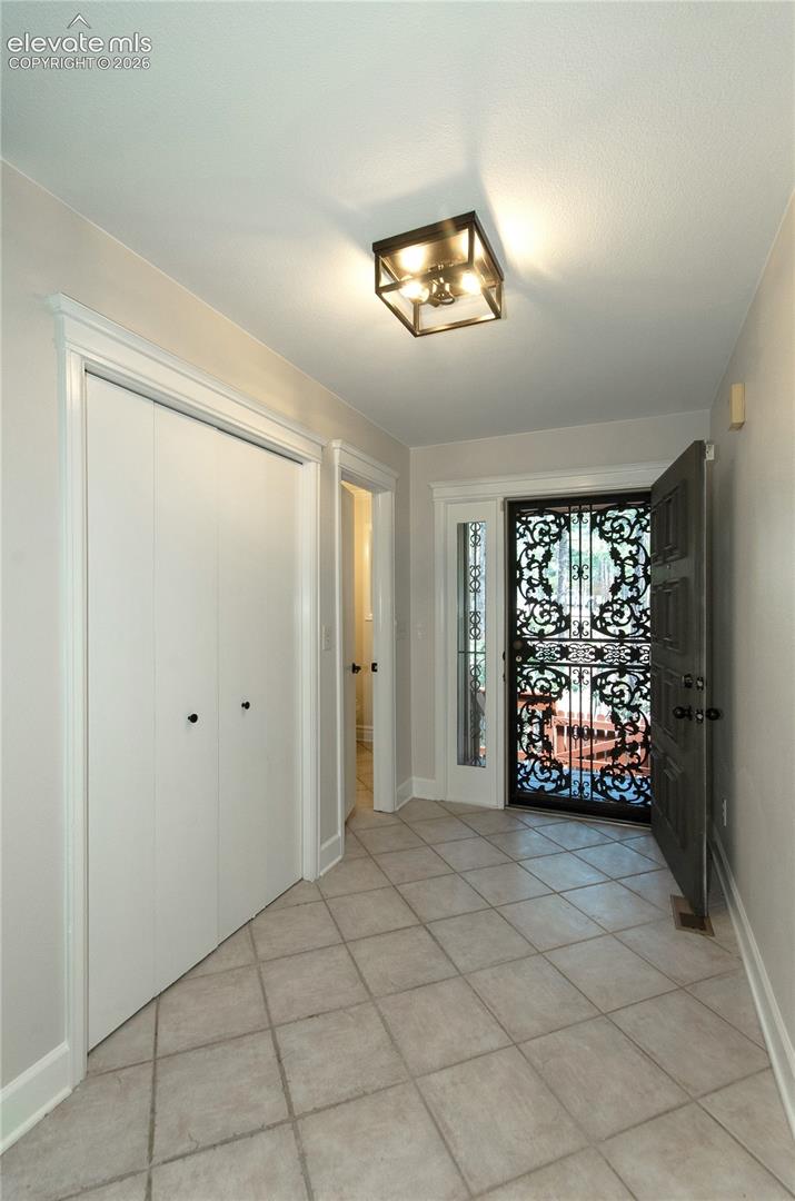 Listing photo 11 for 17360 E Caribou Drive