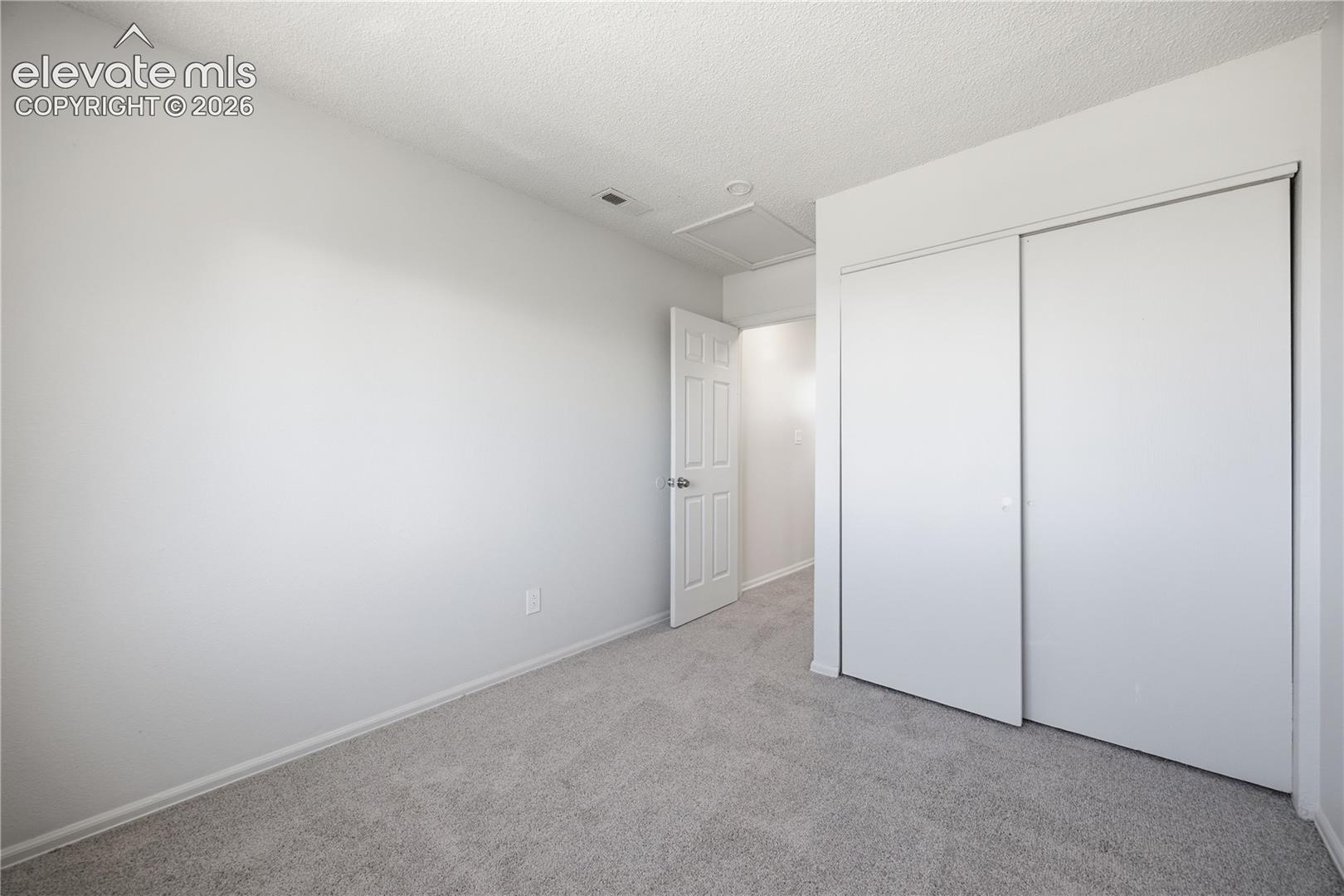 Listing photo 22 for 4571 Sunnyhill Drive