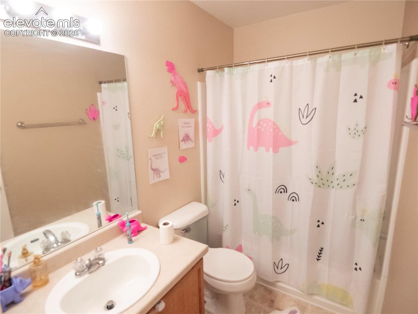 Listing photo 8 for 8806 Silver Glen Drive