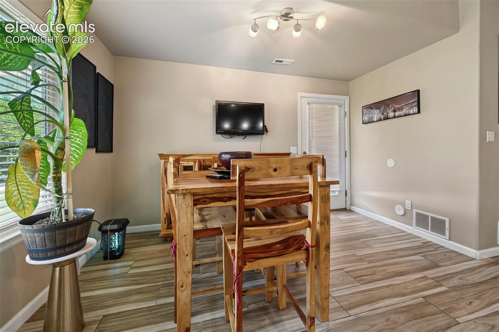 Listing photo 10 for 5053 Killdeer Drive