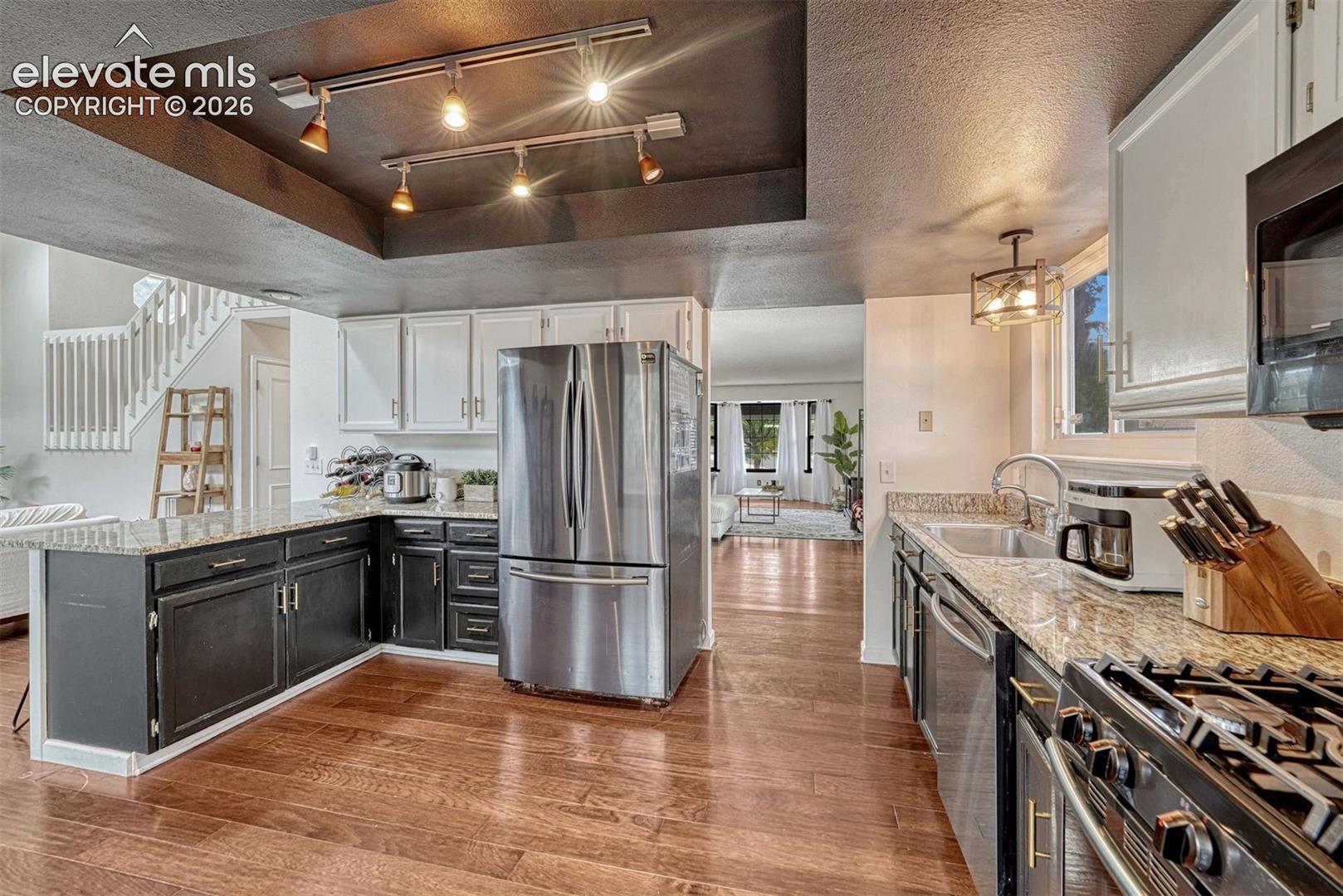 Listing photo 7 for 7510 Hickorywood Drive