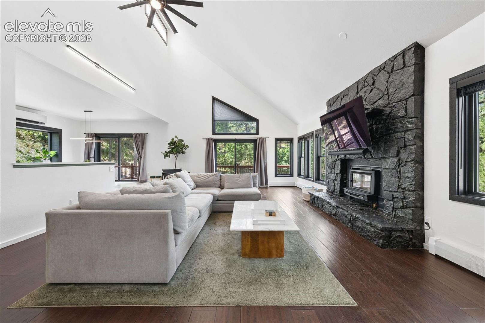 Listing photo 3 for 1015 Timber Valley Road
