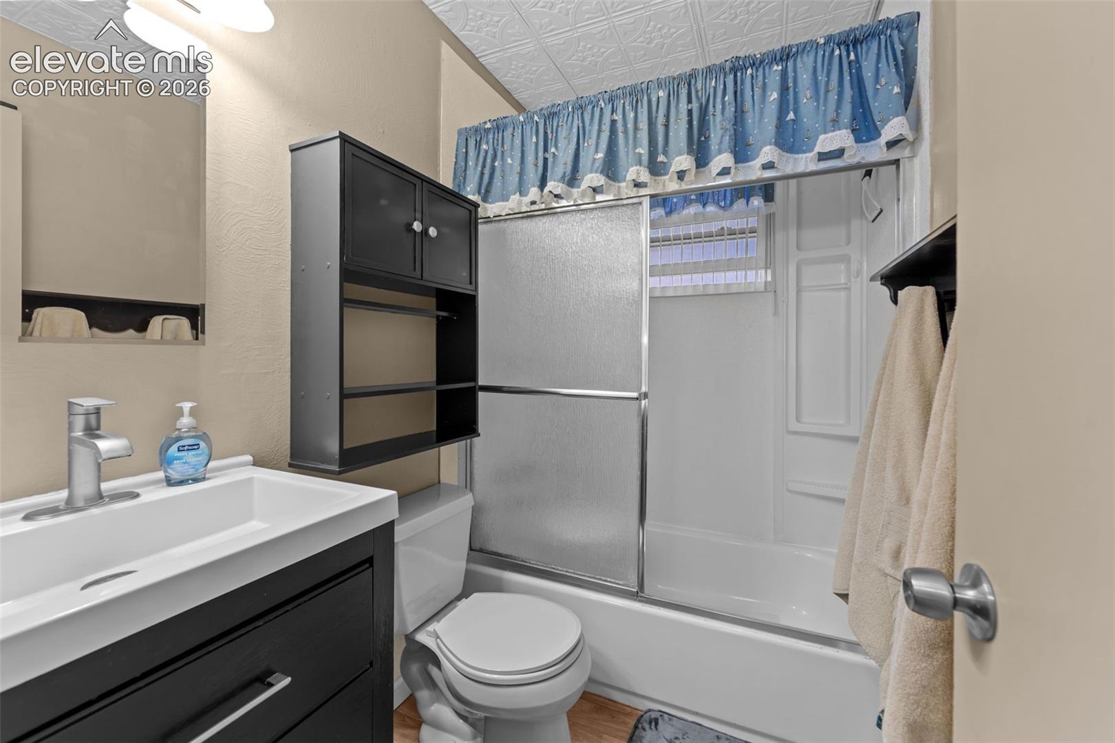 Listing photo 16 for 2227 Saranac Drive