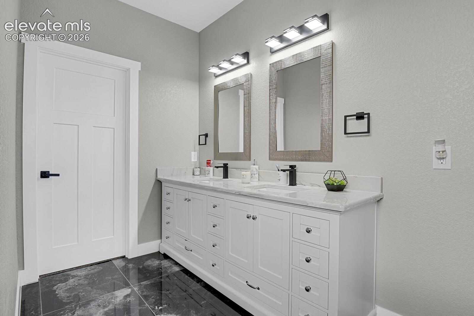 Listing photo 31 for 2015 N Ellicott Highway