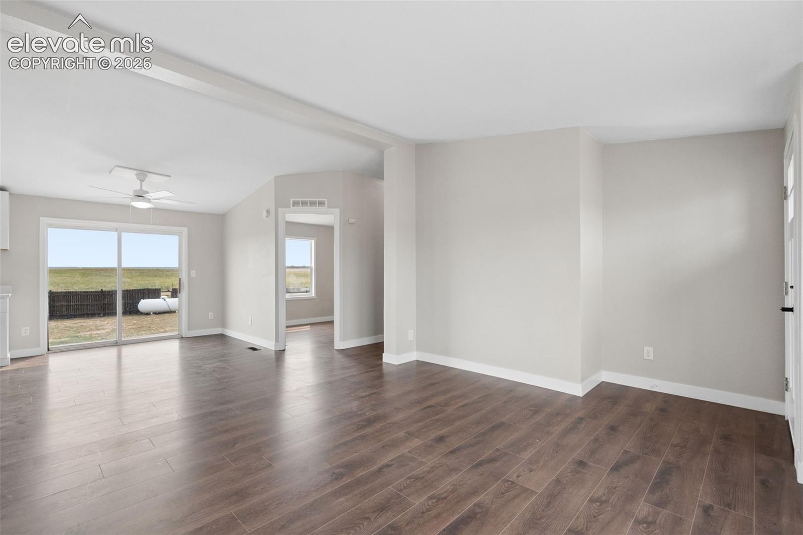 Listing photo 10 for 4671 Pipestem Avenue