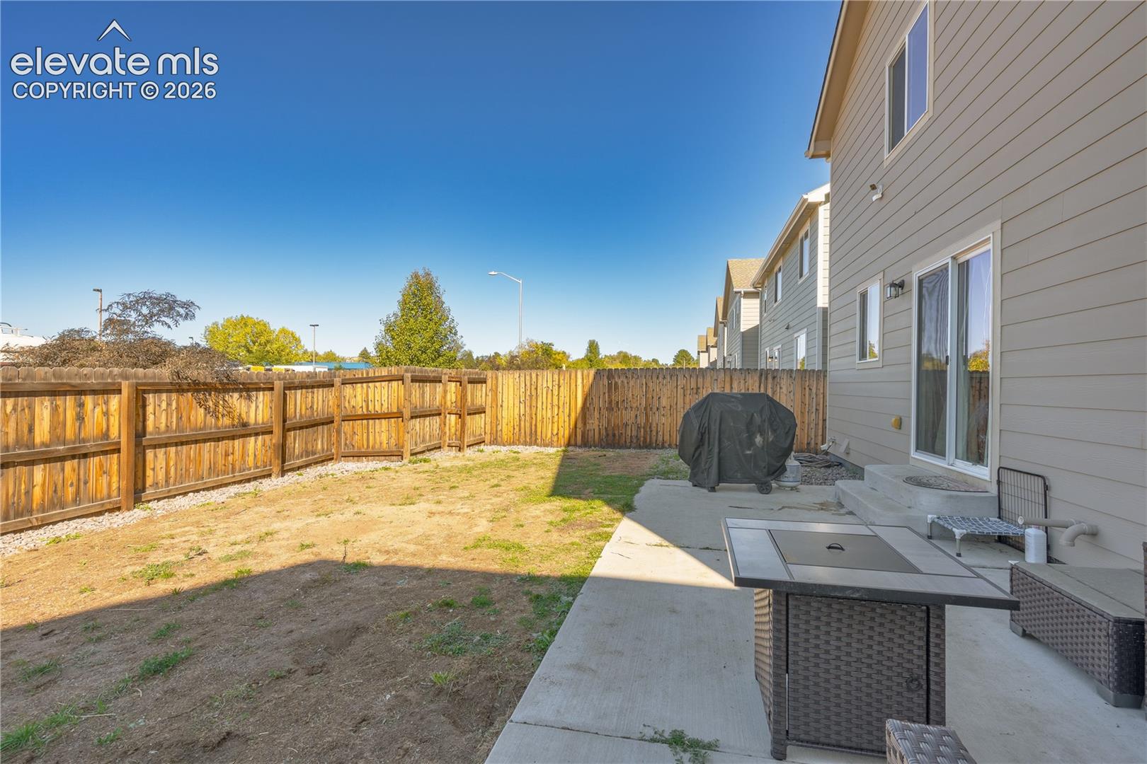 Listing photo 25 for 924 Bidwell Drive