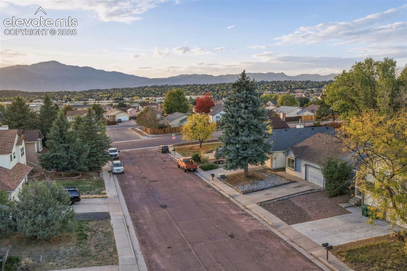 Listing photo 36 for 6430 Lonsdale Drive