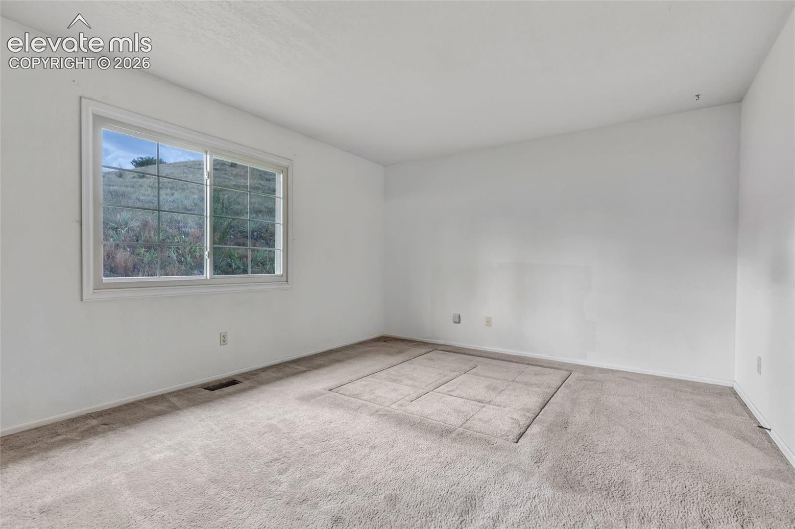 Listing photo 9 for 1405 Vondelpark Drive
