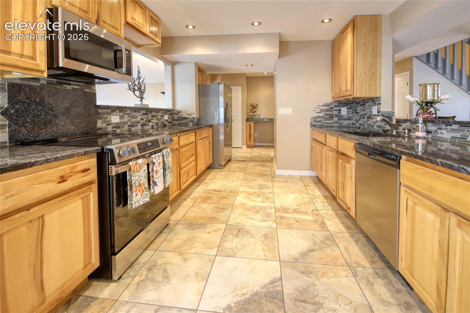Listing photo 6 for 6425 Galway Drive