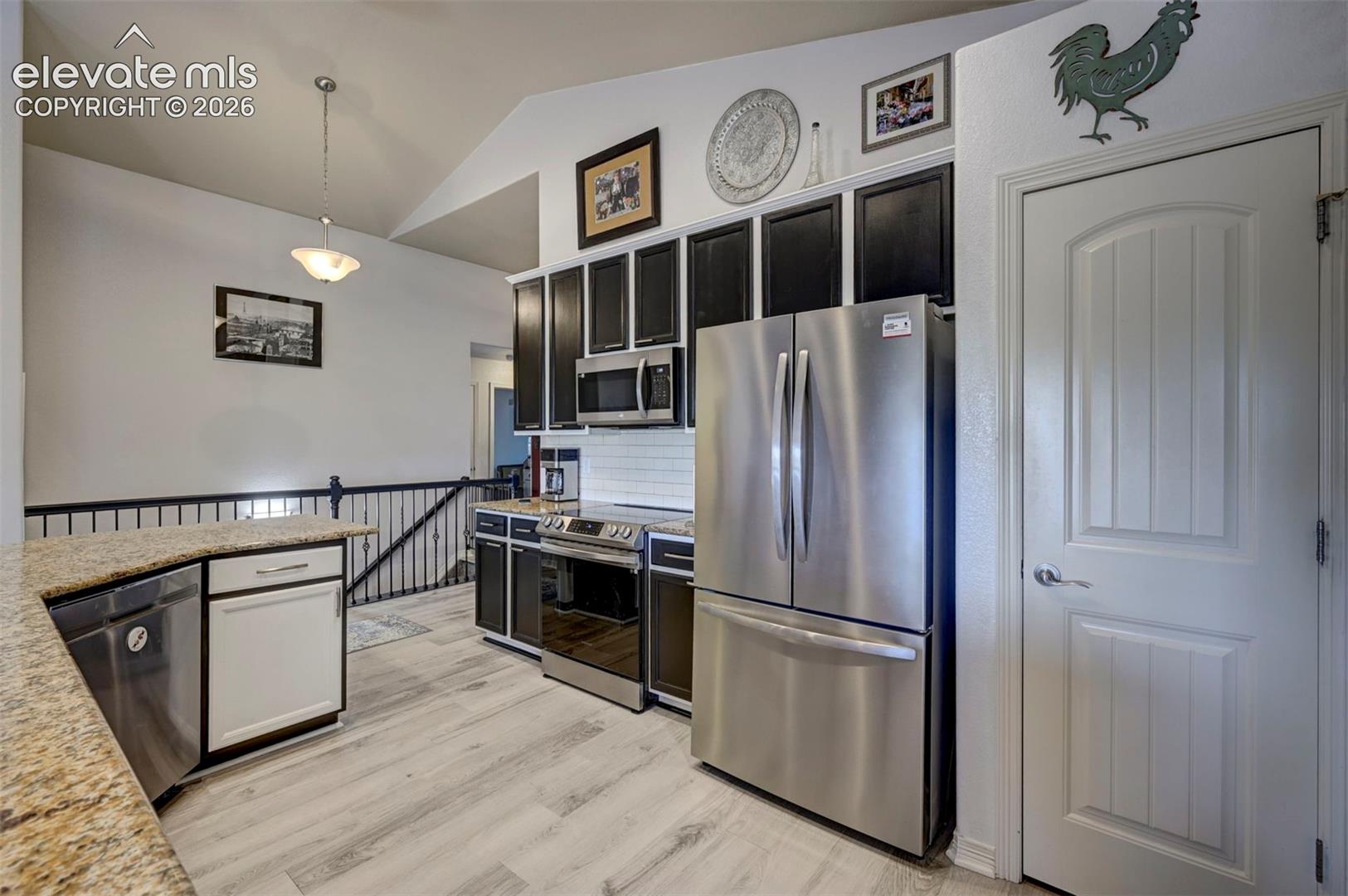 Listing photo 9 for 13713 Park Meadows Drive