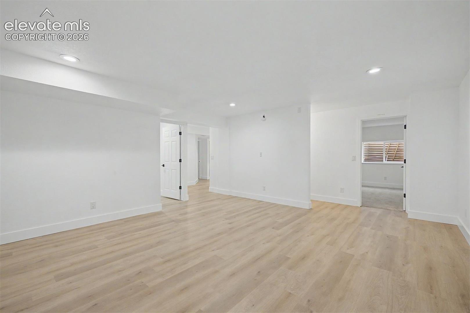 Listing photo 5 for 5423 Lions Gate Lane